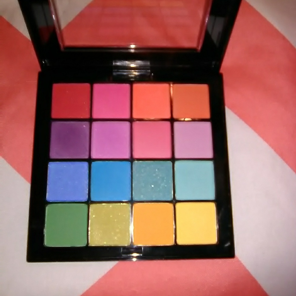 Eyeshadow palette